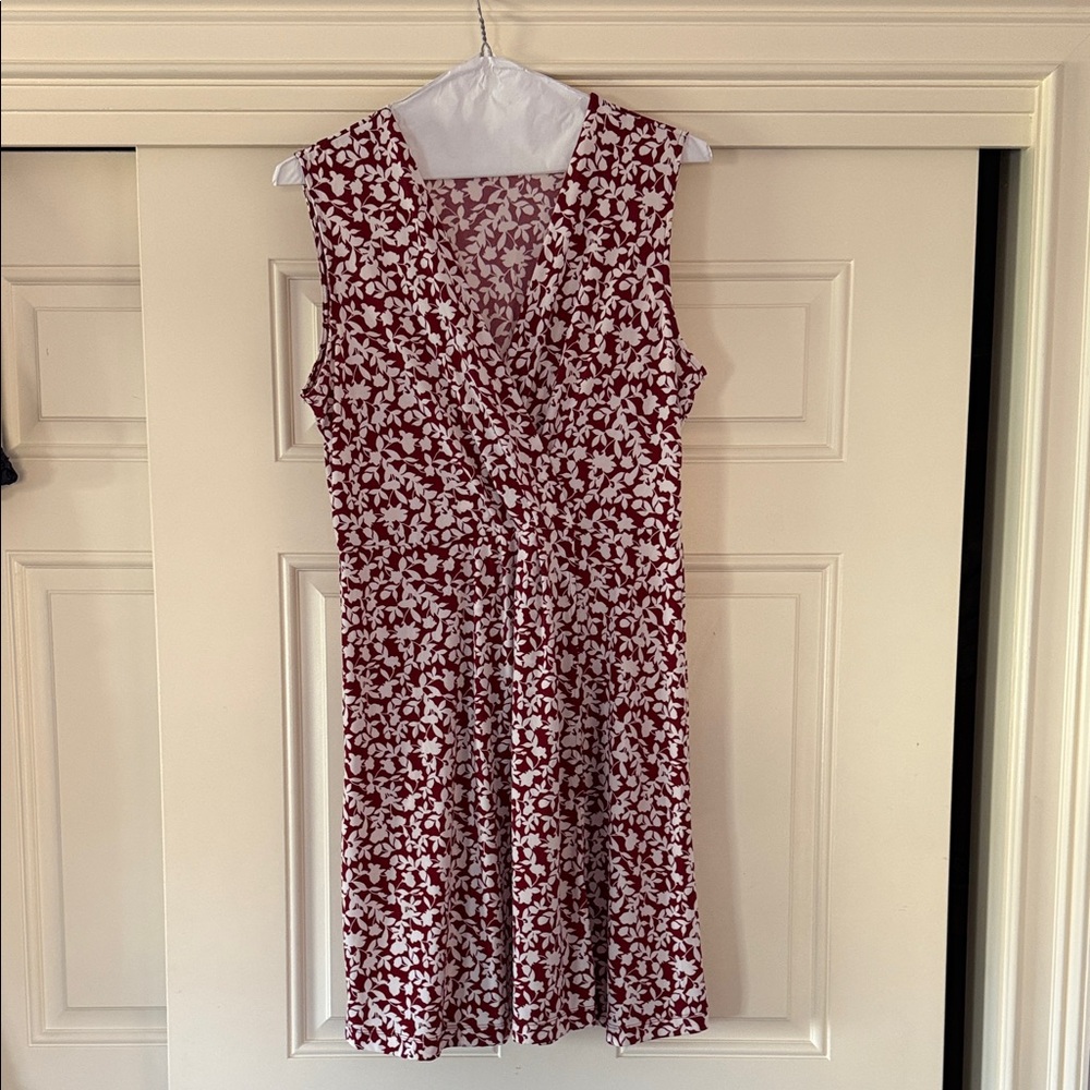 Chic Floral V-Neck Midi Dress - Burgundy and White